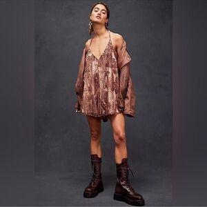 Free People Swingin' It Romper NWT Médium